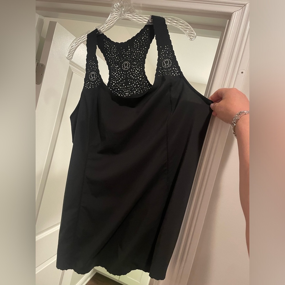Lululemon Run a Marathon Laser cut Tank